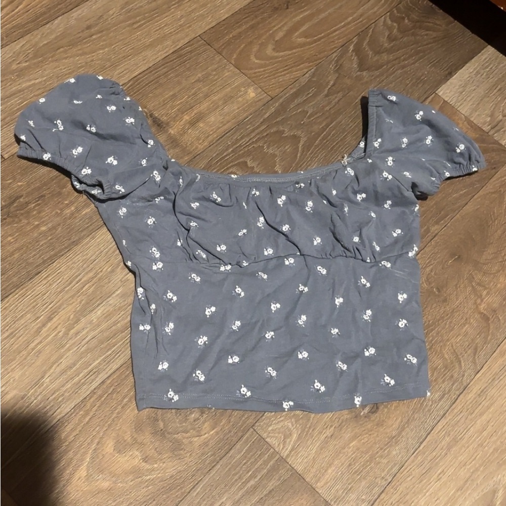 Hollister Gray Floral Crop Top